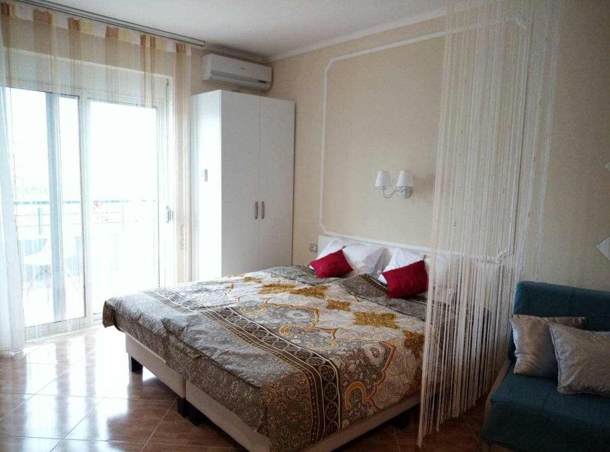 Elen Apartment - Adults Only Orikum Bagian luar foto