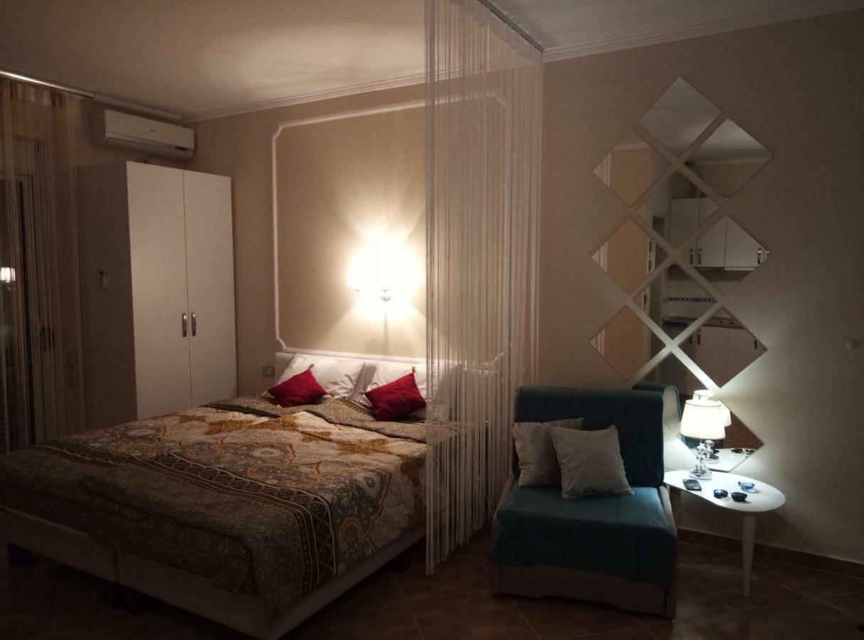 Elen Apartment - Adults Only Orikum Bagian luar foto